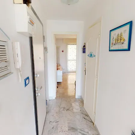 Agreable 2 Pieces Renove Avec Balcon, - Fr-1-196-302 아파트 *