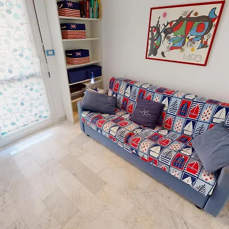 Agreable 2 Pieces Renove Avec Balcon, - Fr-1-196-302 Apartman Menton