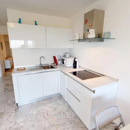 Agreable 2 Pieces Renove Avec Balcon, - Fr-1-196-302 * מנטון