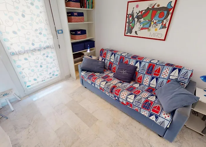 Agreable 2 Pieces Renove Avec Balcon, - Fr-1-196-302 דירה מנטון