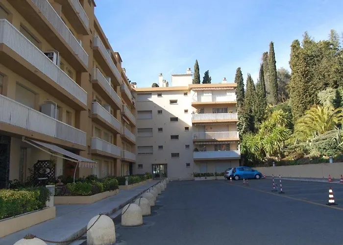 Agreable 2 Pieces Renove Avec Balcon, - Fr-1-196-302 Appartement